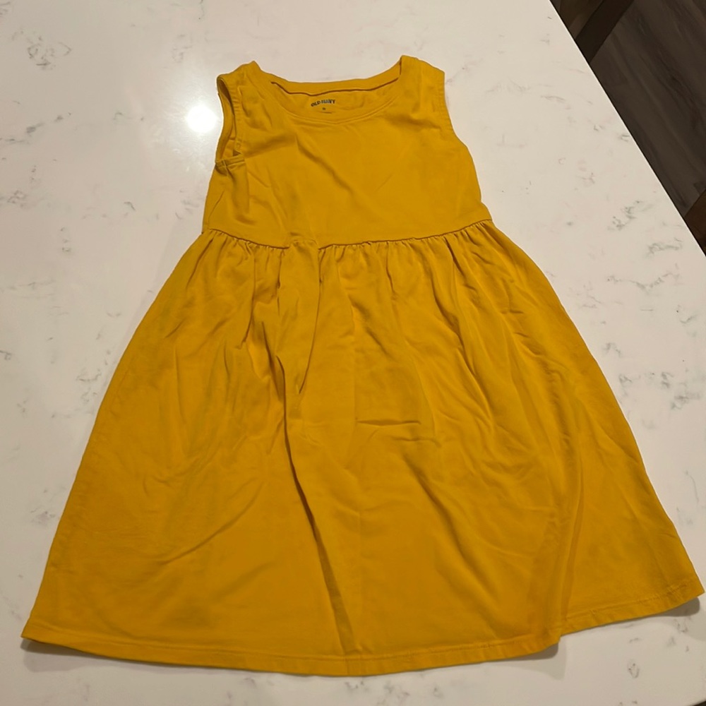 Sleeveless dress